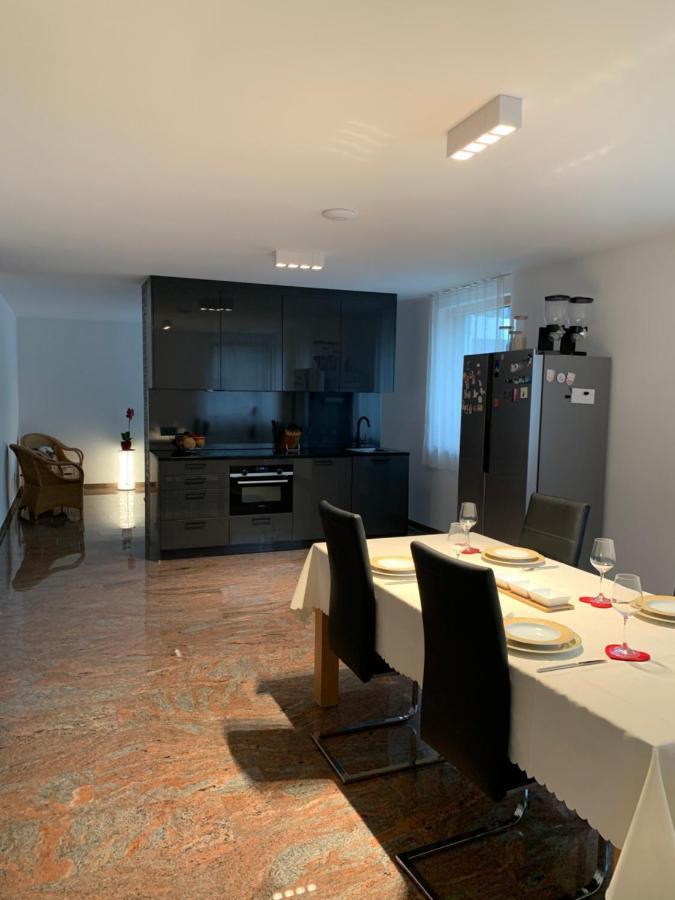 Mosaikhaus Smart Home Wurselen Bagian luar foto