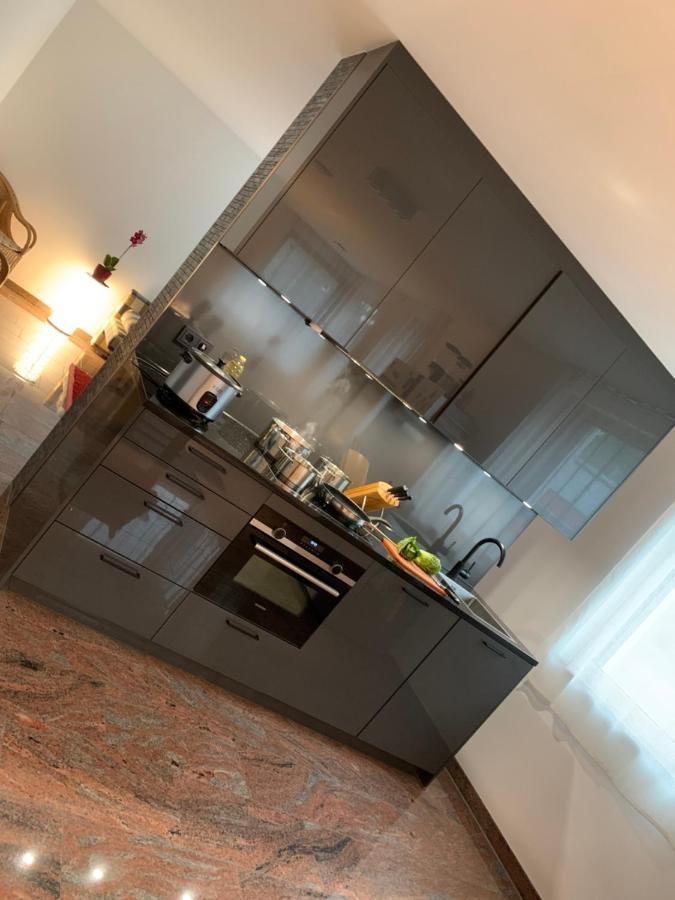 Mosaikhaus Smart Home Wurselen Bagian luar foto